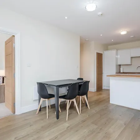 Luxury Apartments 2 Bedrooms Central Maidenhead Exterior photo
