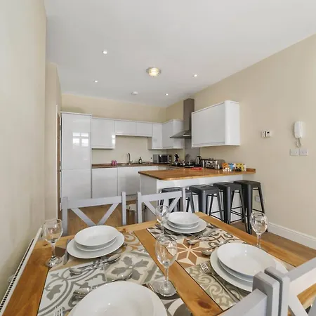 Luxury Apartments 2 Bedrooms Central Maidenhead Exterior photo
