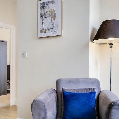 Luxury Apartments 2 Bedrooms Central Maidenhead Exterior photo