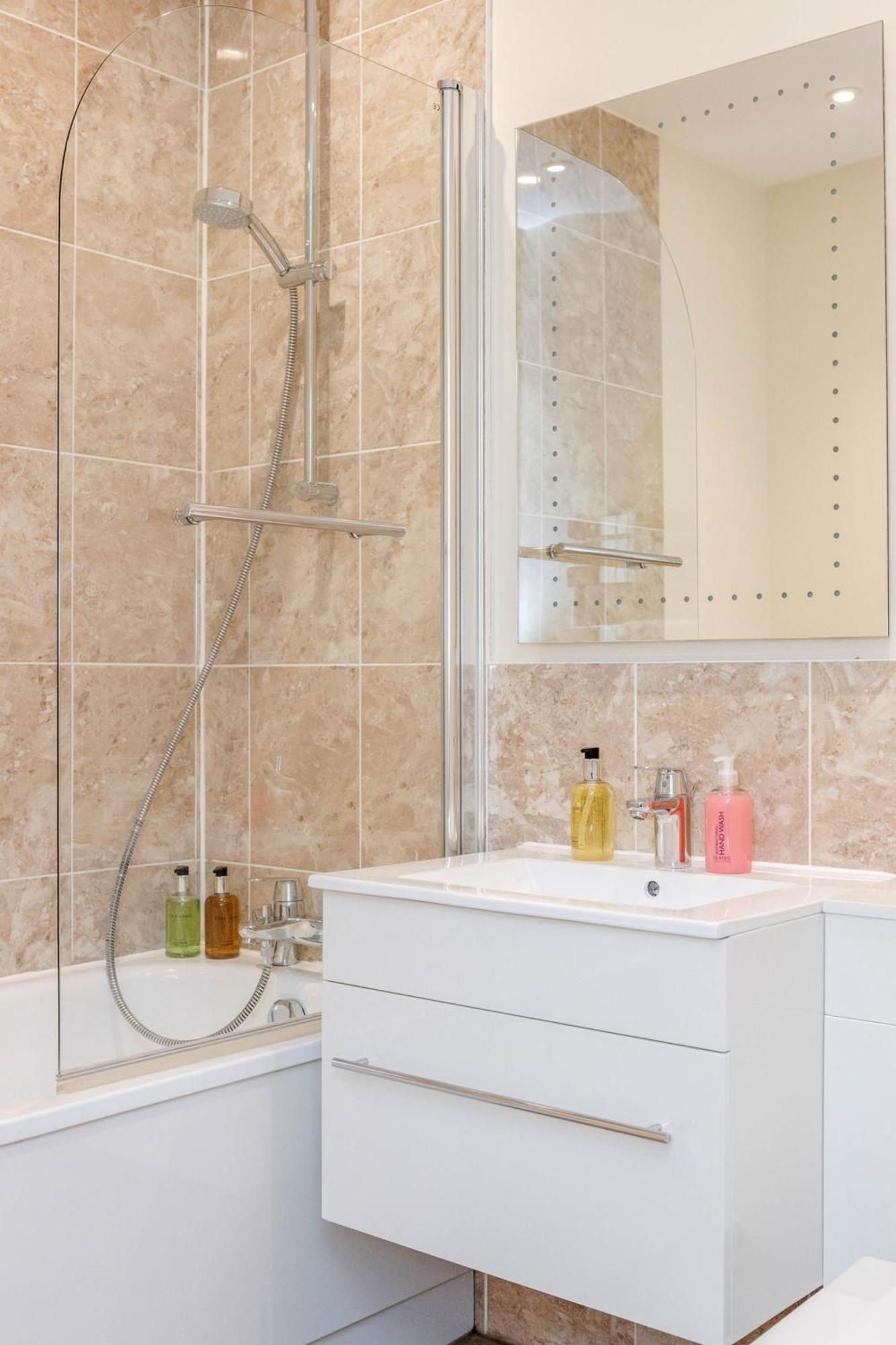 Luxury 2 Bedrooms Apartment