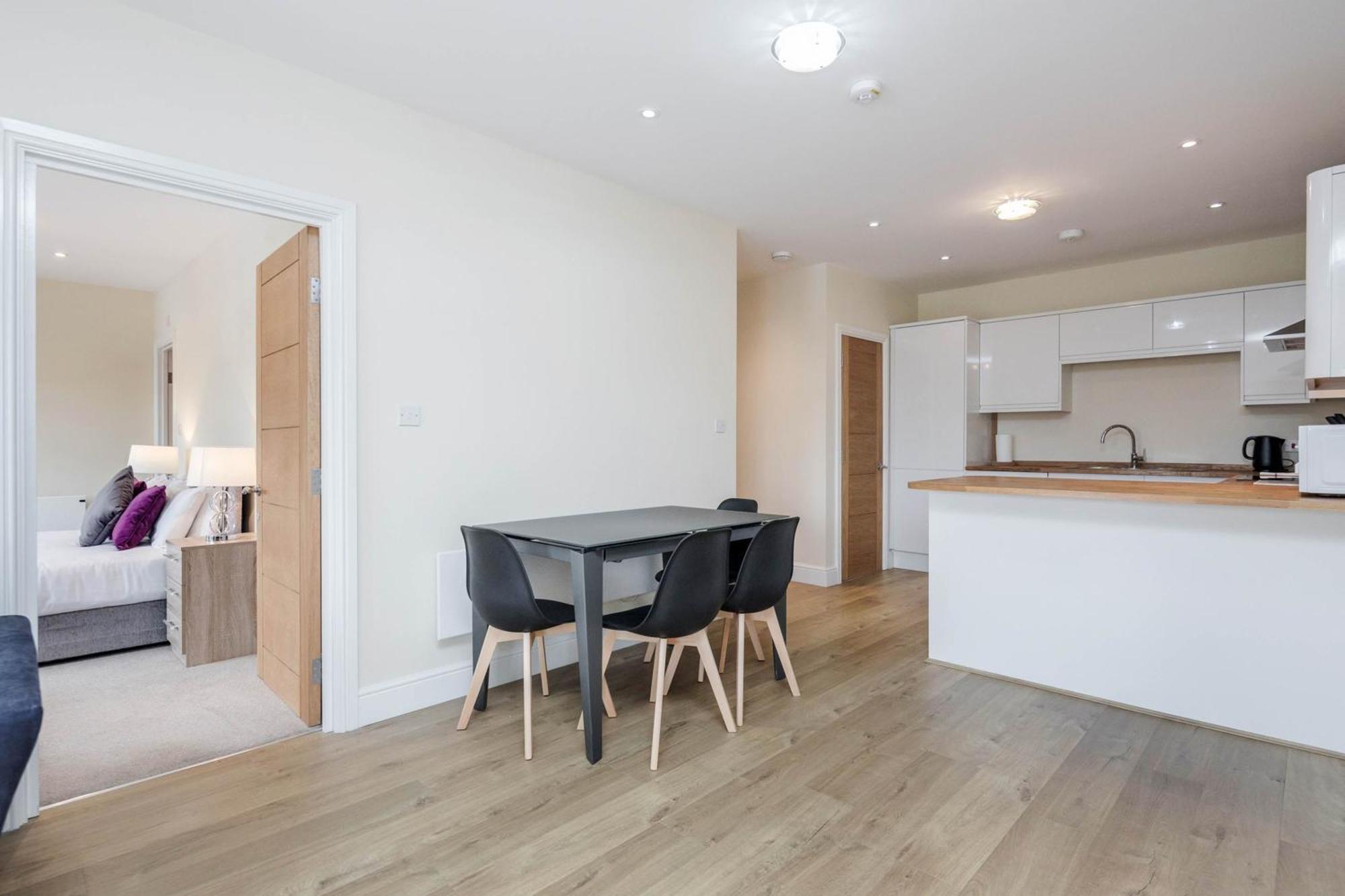 Luxury 2 Bedrooms Maidenhead