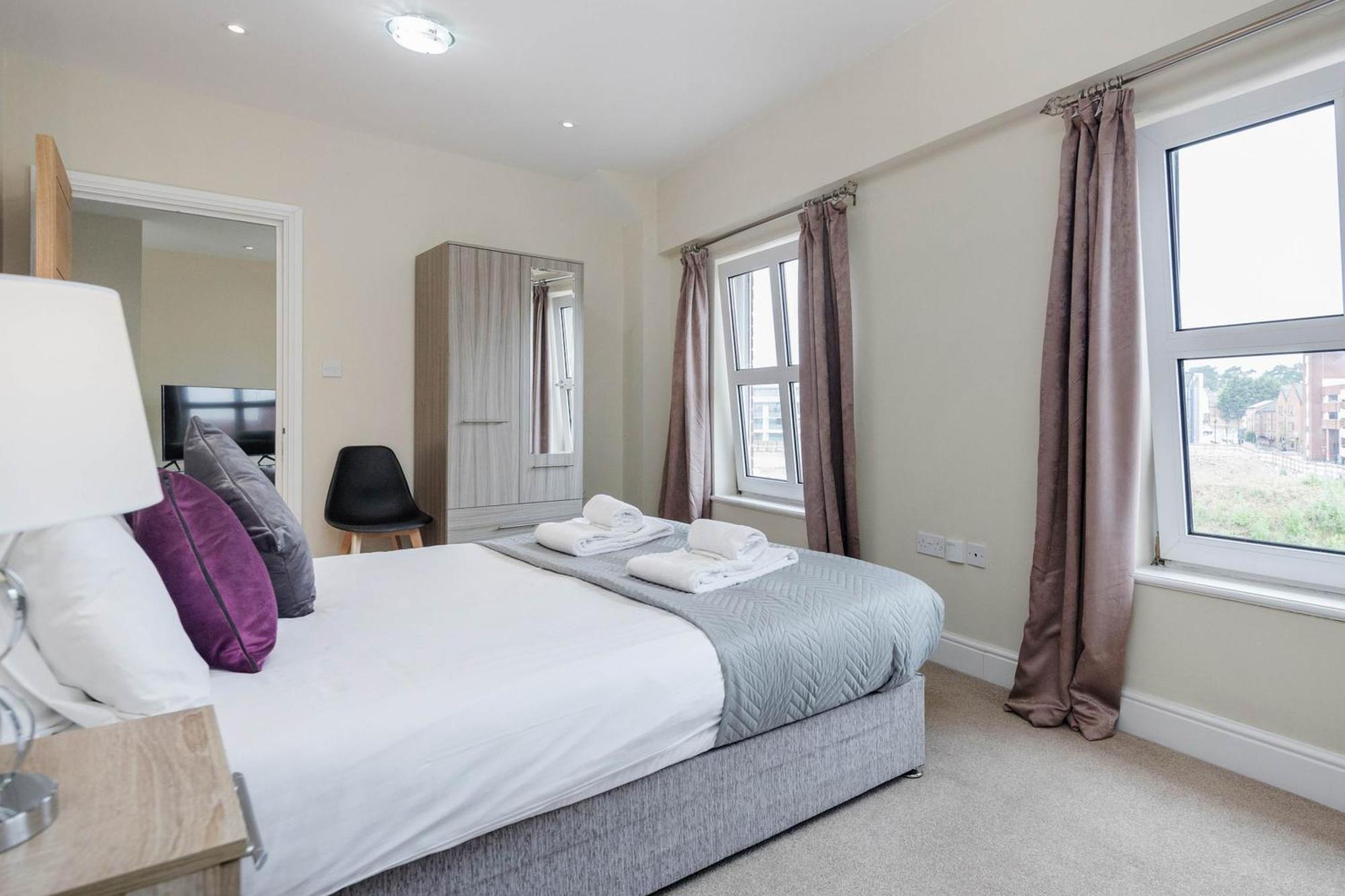 Luxury 2 Bedrooms *