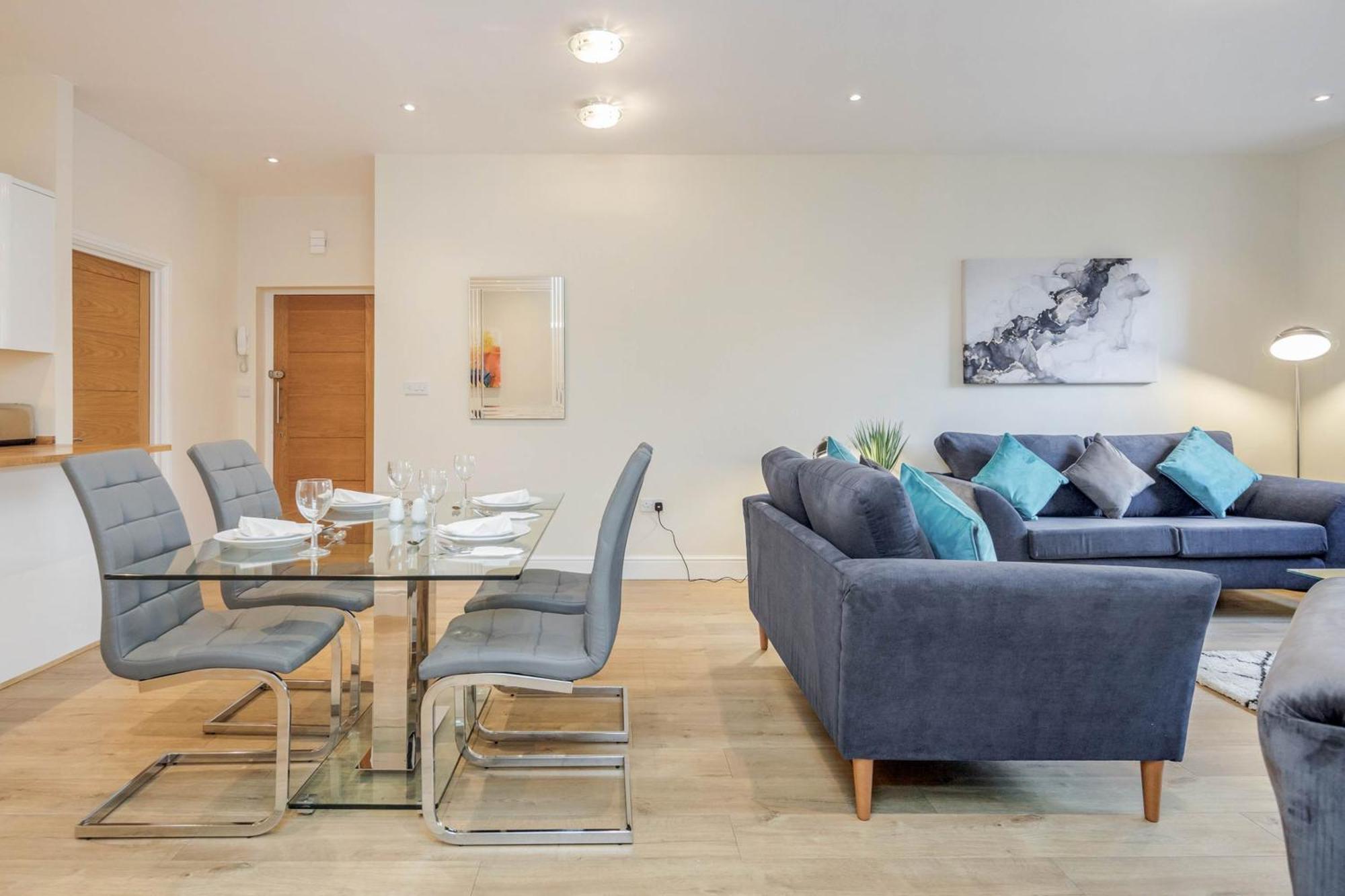 Luxury 2 Bedrooms