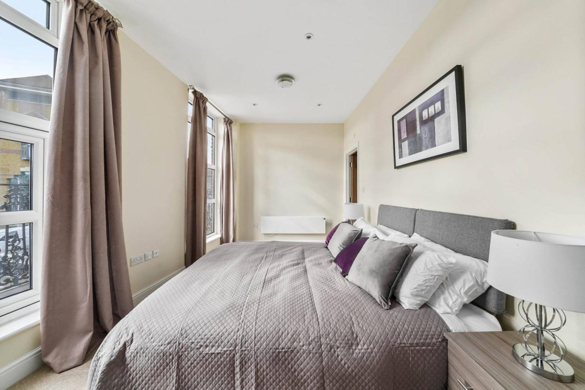 Luxury 2 Bedrooms *